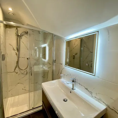 Oda ve Kahvaltı Crow Country 4*